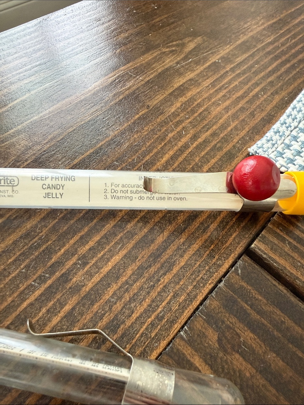 Set of 3 Clip-On Glass Kitchen Thermometer with Red Accent - Picture 3 of 5